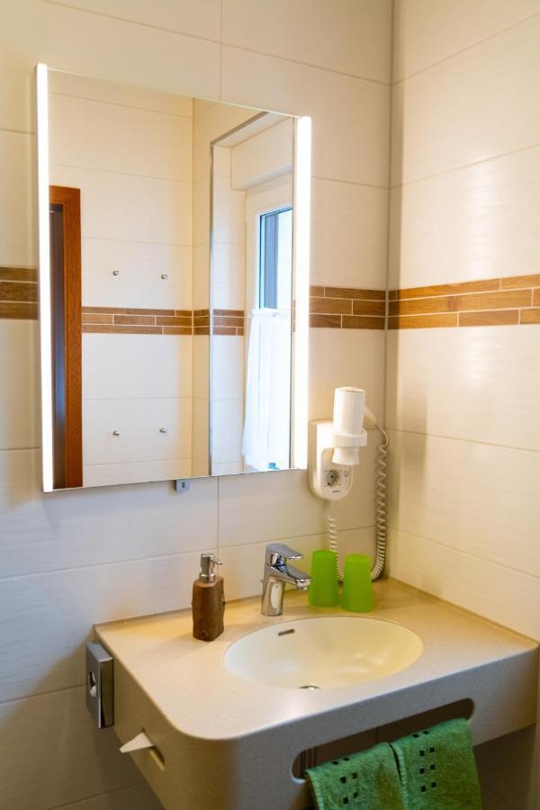 Rennsteighotel Gruener Baum Schmiedefeld am Rennsteig Ngoại thất bức ảnh